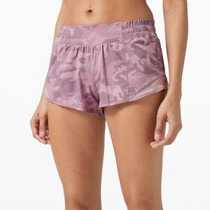 Lululemon HOTTY HOT SHORT II*2.5"
Incognito Camo Pink Taupe Multi/Pink
